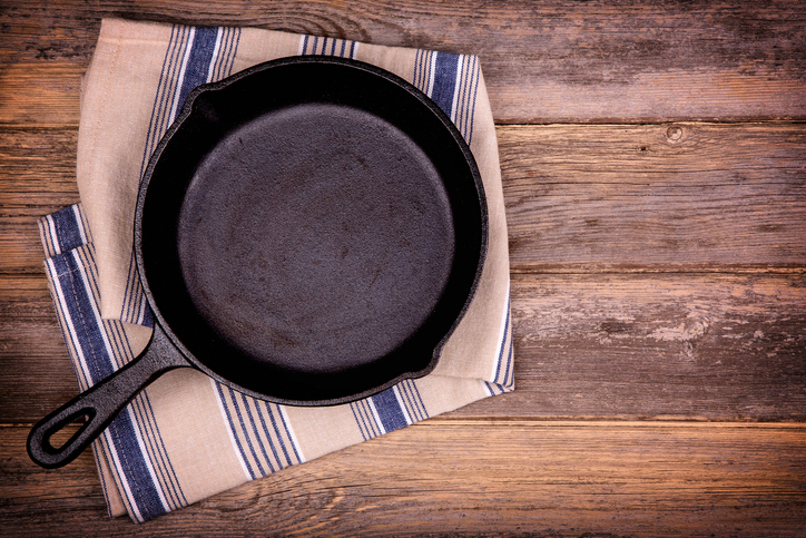 cast iron skillet | Essential Kitchen Tools