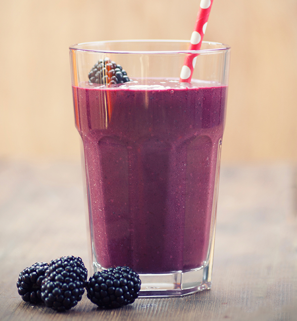 Dark Moon Shakeology blackberry and Strawberry Shakeology smoothie recipe