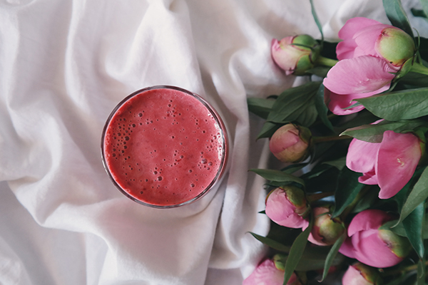 Strawberry Love Shake, Let's make a strawberry love shake using the  nutribullet PRO in Soft Pink! 💖🍓, By nutribullet