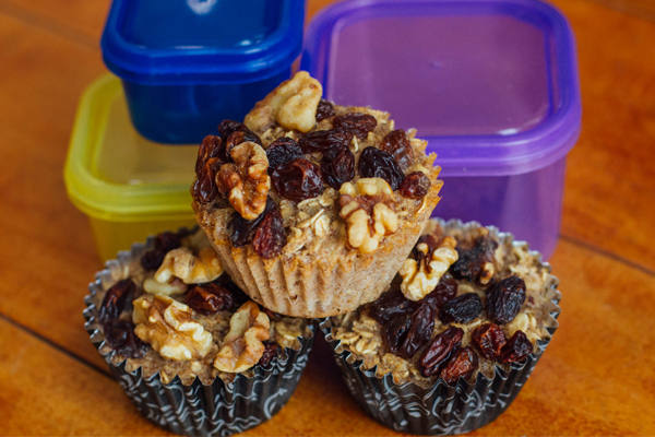 Baked-Oatmeal-Cups-with-Raisins-and-Walnuts