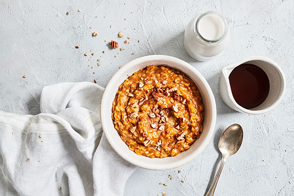 Pumpkin pie for breakfast? Yes, please! Our creamy Pumpkin Pie Oatmeal features a traditional spice blend, pure maple syrup, and chopped pecans.