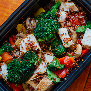 Chicken Power Bowl, Tofu Stir-Fry, and More Meal Prep Ideas for the 21 Day Fix 1500-1800 Calorie Level | BeachbodyBlog.com