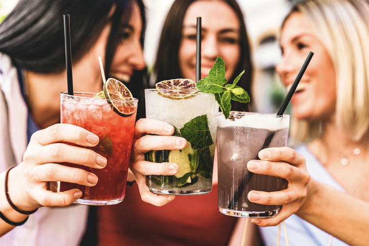 Group of Friends with Cocktails | Alcohol on a diet