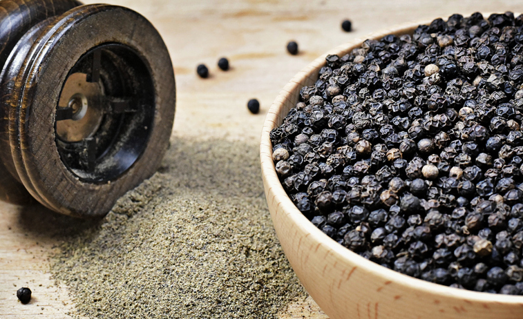 Close Up Shot of Black Pepper and Ground Pepper | Healthy Spices
