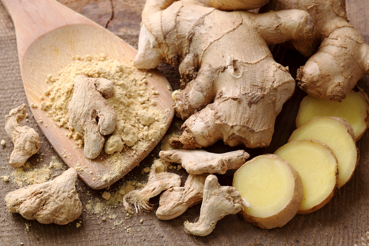 Close Up Shot of Ginger and Ground Ginger | Healthy Spices