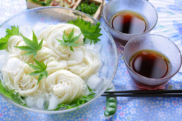 7 Asian Noodles and How to Eat Them