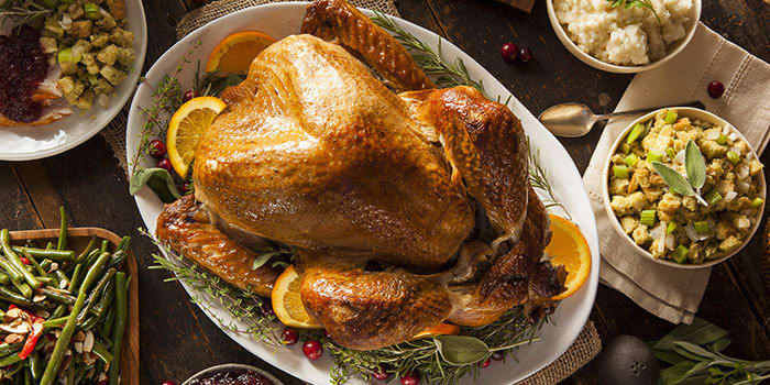8 Tips for Avoiding Holiday Overeating