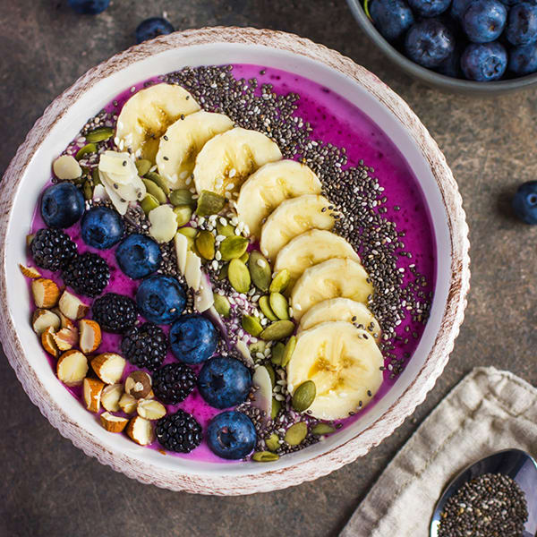 Banana Berry Smoothie Bowl, breakfast smoothie with Shakeology