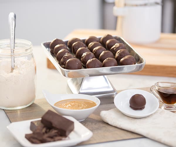 FIXATE Valentine's Day Recipes - Peanut Butter Chocolate Balls