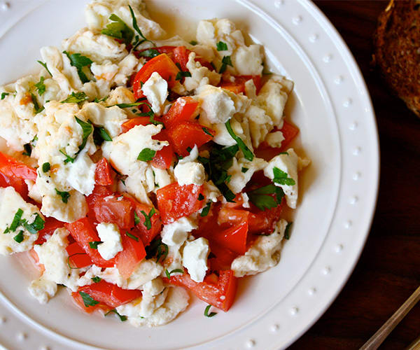 Goat Cheese, Tomato, and Parsley Scramble Recipe | BeachbodyBlog.com