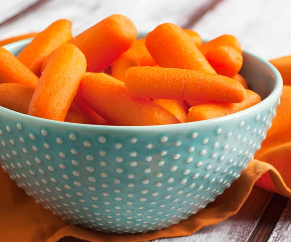 Healthy Snacks for Work Under 200 Calories - Baby Carrots