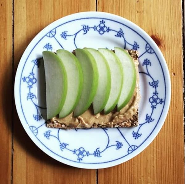 Meal prep snacks peanut butter and apple cracker