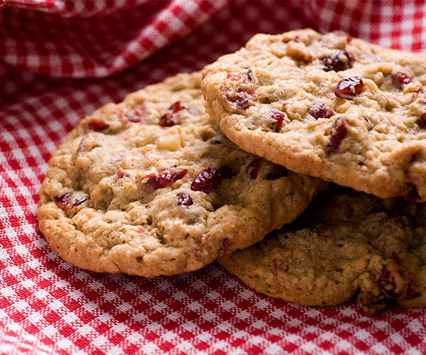 Oatmeal Raisin Cranberry Cookies | BeachbodyBlog.com
