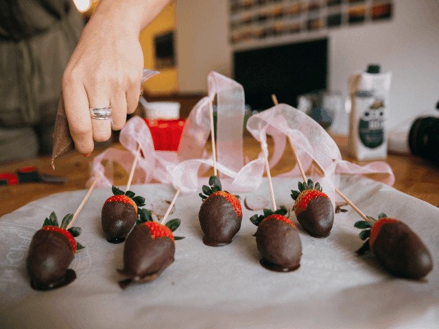 Shakeology Chocolate-Dipped Strawberries