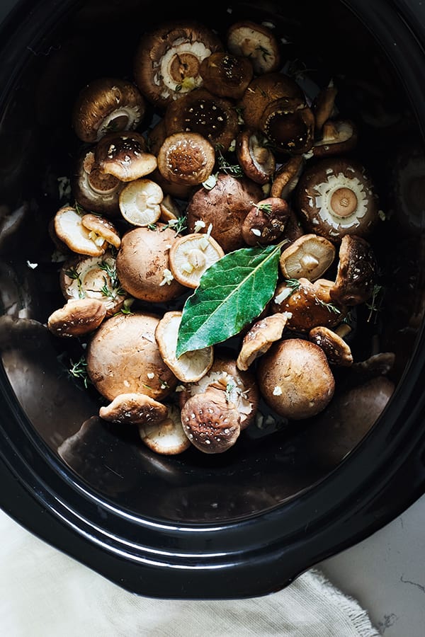 Slow Cooker Mushrooms with Garlic and Herbs