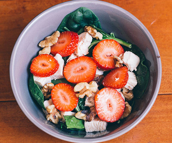 2B Lunch Recipes - spinach salad with strawberries