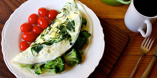 Egg White Omelet with Broccoli and Spinach