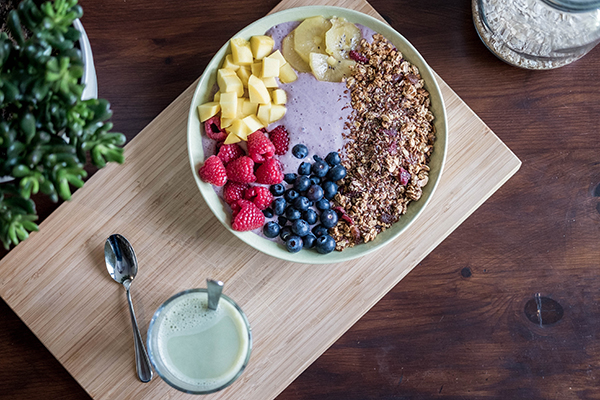 Breakfast smoothie bowl