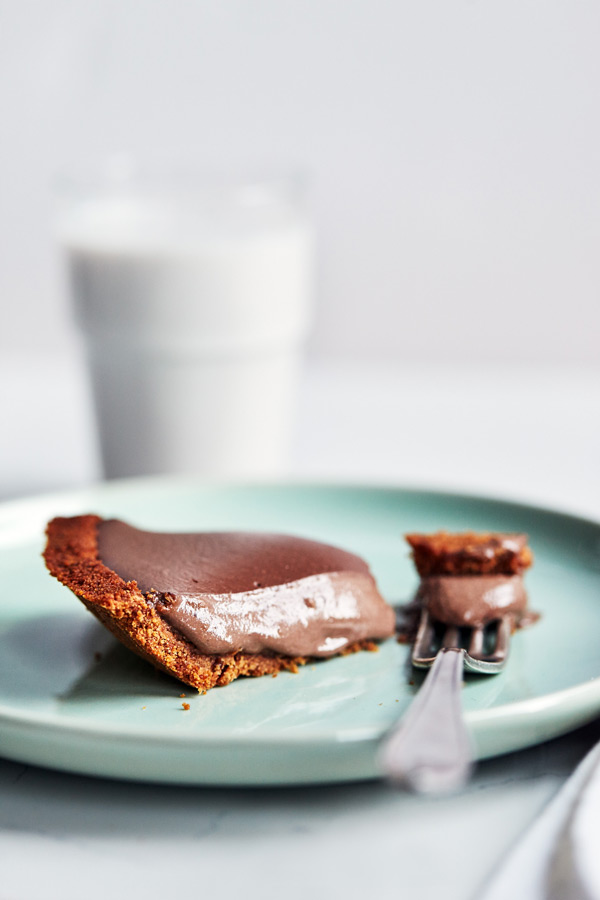 Our no-bake Peanut Butter Chocolate Pie features creamy Chocolate Shakeology, all-natural peanut butter, and a delicious Whole Wheat Graham Pie Crust.