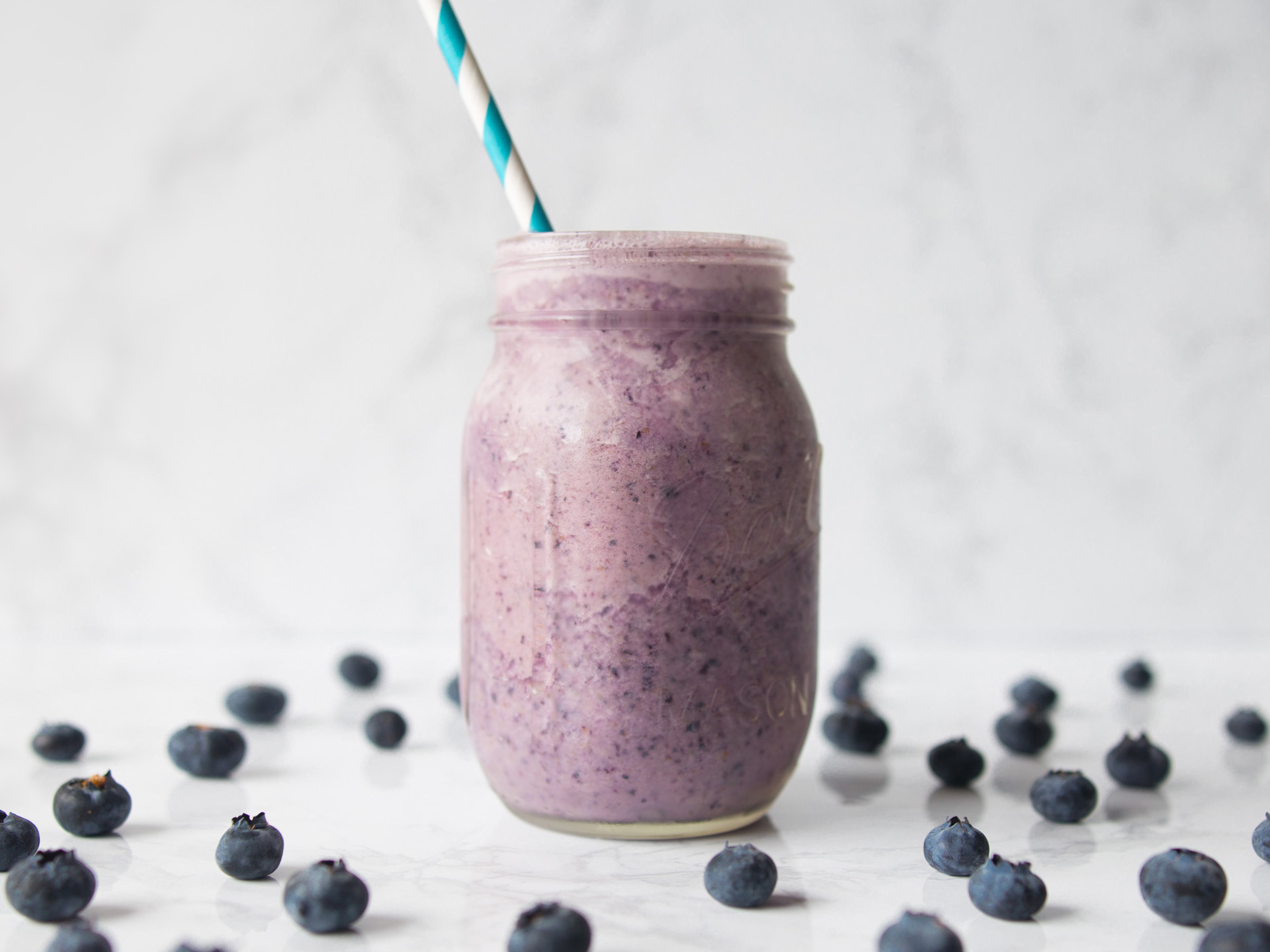 Vegan-Blueberry-Latte-roundup