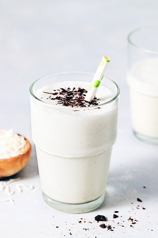 This Coconut Macaroon Shakeology packs in plenty of coconut-y goodness, thanks to shredded coconut, coconut milk, and coconut extract.
