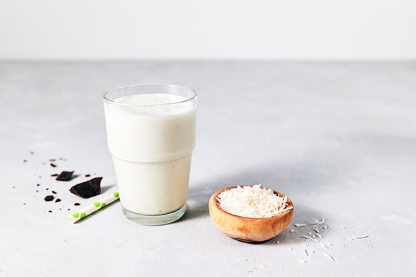 This Coconut Macaroon Shakeology packs in plenty of coconut-y goodness, thanks to shredded coconut, coconut milk, and coconut extract.