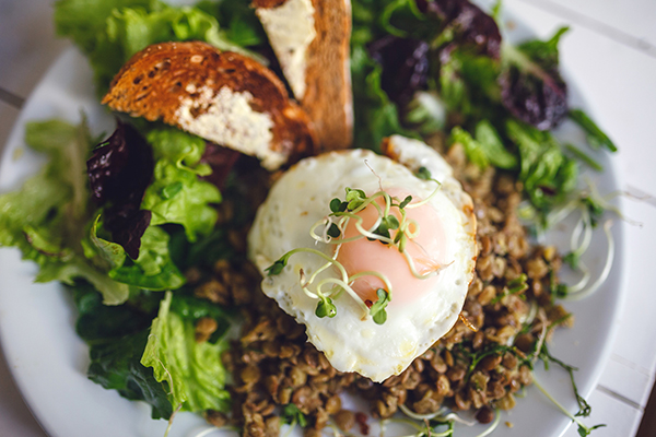 Salad with lentils, poached egg