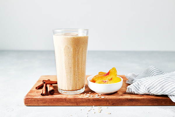 Satisfy your sweet tooth without the sugar rush with this Peach Cobbler Shakeologoy featuring fresh ripe peaches and old-fashioned rolled oats. 