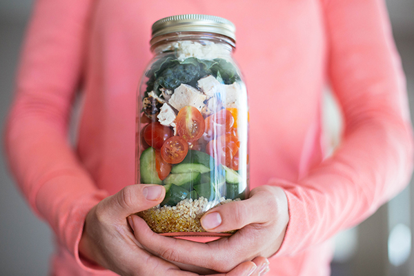 2B Lunch Recipes - Chicken Quinoa Salad in a Mason Jar