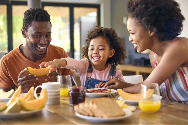 family eating breakfast | why breakfast is so important