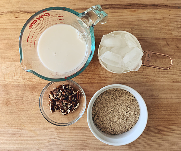Salted Caramel Pecan Praline Shakeology smoothie ingredients