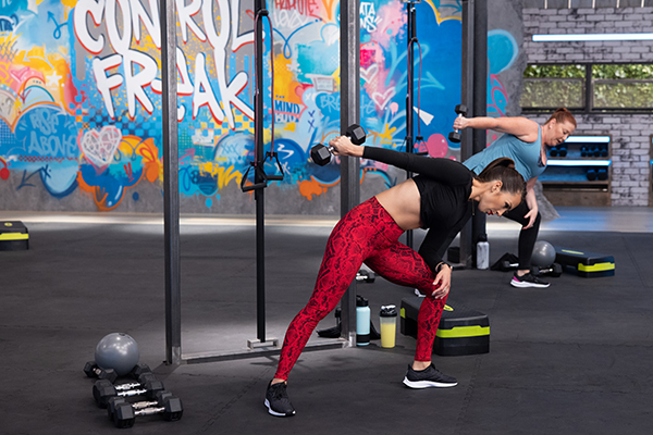 Autumn Calabrese lifting weights