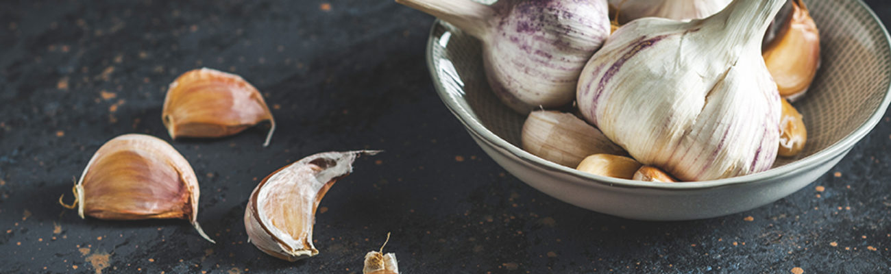 Garlic cloves in bowl