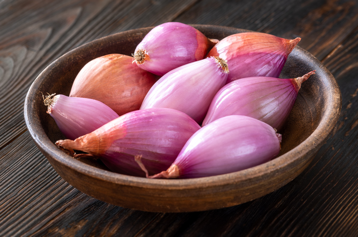 bowl of shallots | Types of Onions