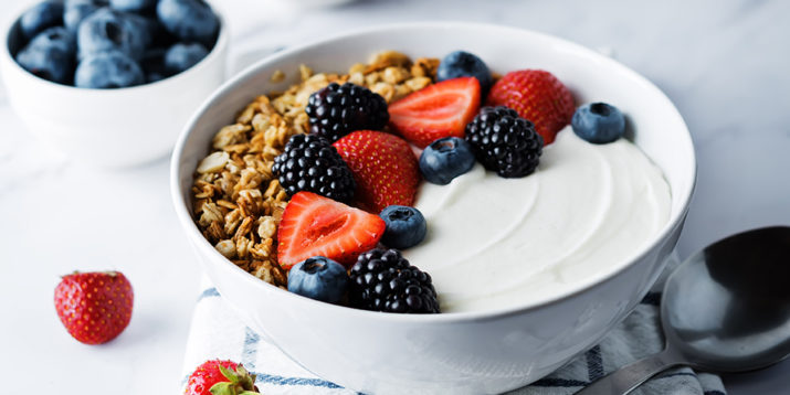 Greek Yogurt Nutrition: 5 Healthy Benefits | Beachbody Blog