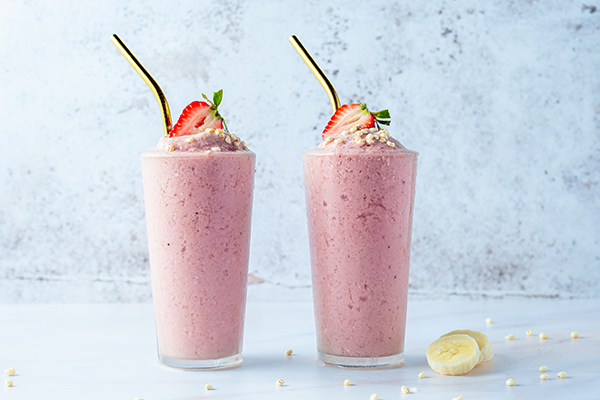 Cookies & Creamy Banana Split Shakeology in glasses