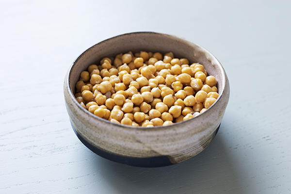 Cooked chickpeas in a bowl