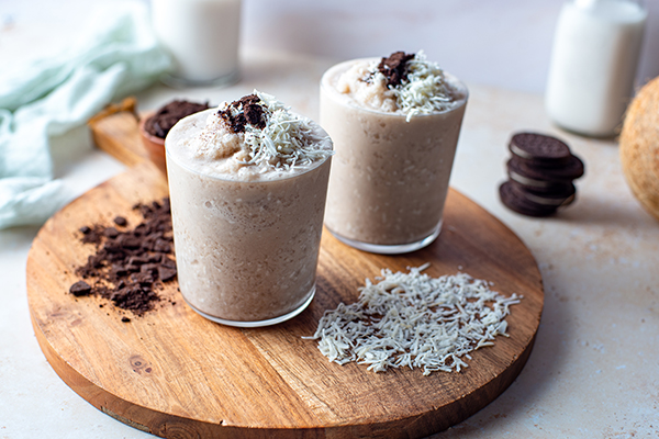 Coconut Cookies & Creamy Shakeology in glasses