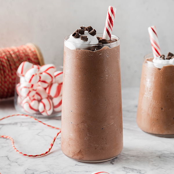 Peppermint Mocha Shakeology in glasses