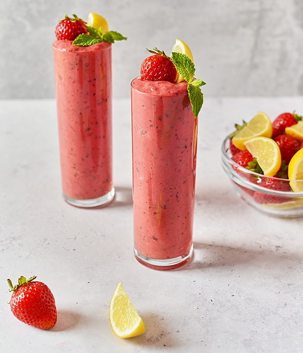 Strawberry Lemonade Mojito Energize Coolers in glasses