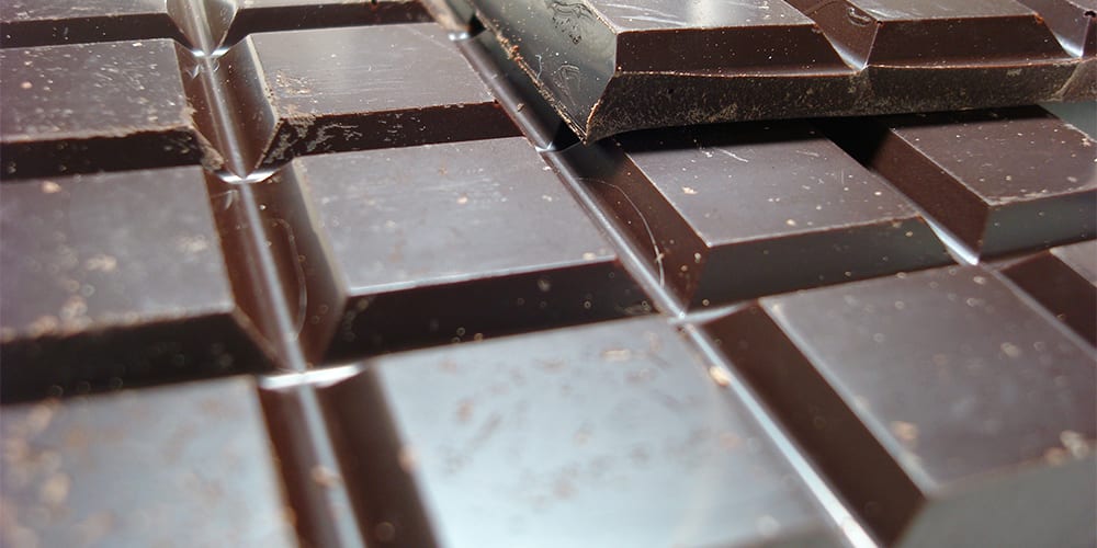 chocolate amargo | Alimentos ricos em ferro