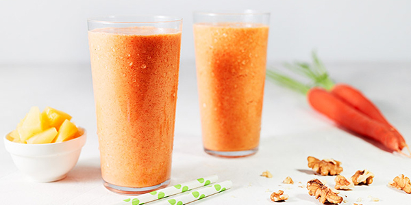 Shakeology Carrot Cake Smoothie | protein shake for breakfast