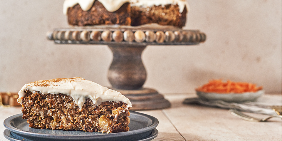 The Best Blog Recipes - Classic Carrot Cake!!! 💖💖 Warm spices, Creamy  Frosting, the Orange Flecks of Carrot!!! Yum!!! 🥄 Get the Recipe now:  https://ed.gr/difsm | Facebook