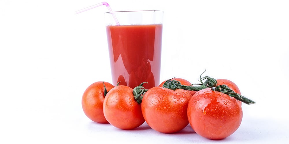 tomato juice glass fruit | foods high in potassium