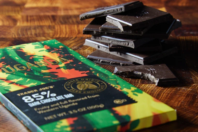 dark chocolate bar | Best Trader Joe's Snacks