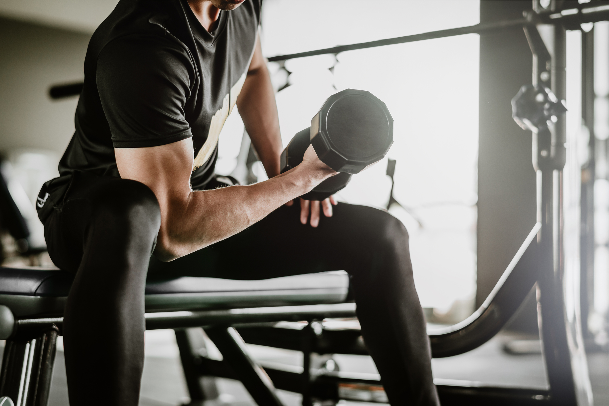 L'homme fait des boucles |  Connexion musculaire mentale