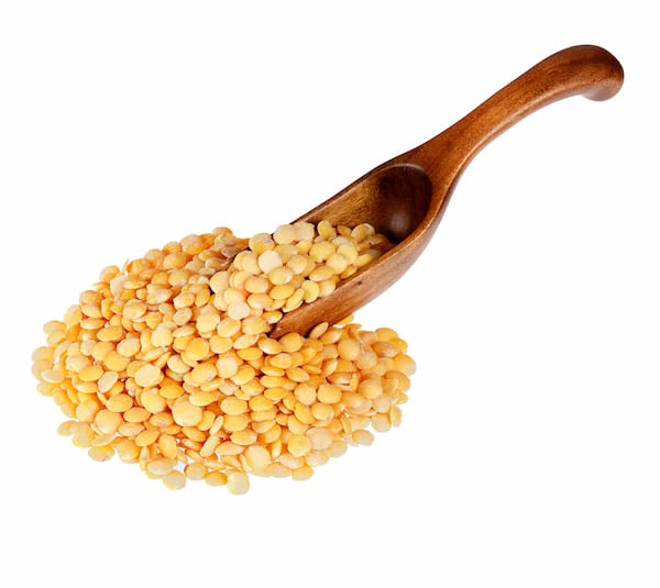 Isolated image of yellow peas | Pea Protein vs. Soy Protein