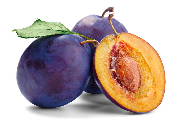 Isolated image of plums |  Low carb fruits