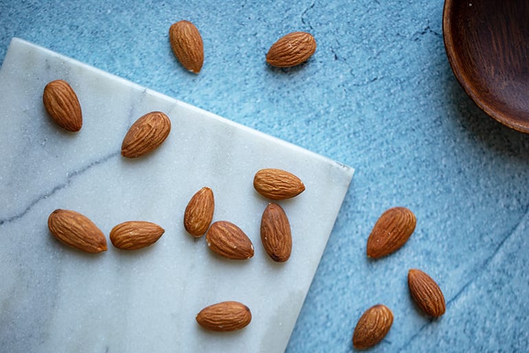 100 calories of almonds | Calories in nuts