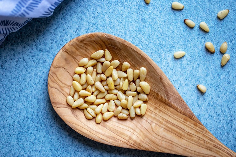 100 pine nuts | Walnut calories